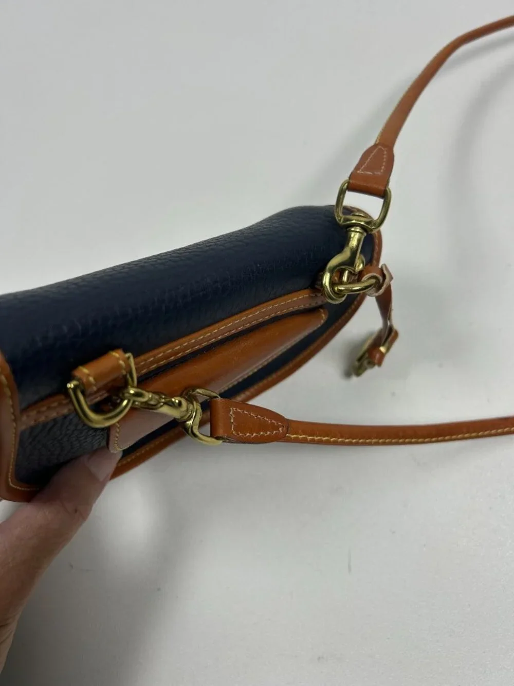 VTG DOONEY & BOURKE Cavalry Crossbody/Belt Bag Navy All Weather Leather USA